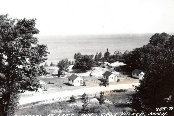 Cross Legs Cabins (newer photo)